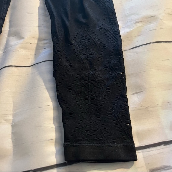 Black Victoria’s Secret Pink Sport Workout Leggings with Laser Cut Out, Small - Picture 2 of 9